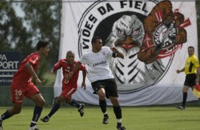Durante o jogo-treino do Corinthians contra o São José realizado esta tarde no Spa Sport Resort, na cidade de Itu, interior de São Paulo, durante a pre-temporada de 2009; O time faz sua estreia no Campeonato Paulista no dia 22/01, contra o Barueri, no Pacaembu