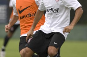 Durante o treino do Corinthians realizado esta manh no Spa Sport Resort, na cidade de Itu, interior de So Paulo, durante a pre-temporada de 2009; Amanha o time faz um amistoso no Pacaembu contra o Estudiantes de Buenos Aires e sua estreia no Campeonato Paulista ser no dia 22/01, contra o Barueri, tambem no Pacaembu