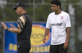 Durante o treino do Corinthians realizado esta manh no Spa Sport Resort, na cidade de Itu, interior de So Paulo, durante a pre-temporada de 2009; Amanha o time faz um amistoso no Pacaembu contra o Estudiantes de Buenos Aires e sua estreia no Campeonato Paulista ser no dia 22/01, contra o Barueri, tambem no Pacaembu