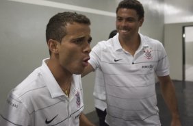 SP - ESPORTES - CORINTHIANS/BRASIL X ESTUDIANTES/ARGENTINA -  nos vestirios antes do jogo amistoso internacional realizado esta tarde no Pacaembu, quando foram apresentados os novos contratados para o ano de 2009; o time estreia no Campeonato Paulista dia 22/01contra o Barueri, tambem no Pacaembu