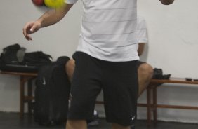 SP - ESPORTES - CORINTHIANS/BRASIL X ESTUDIANTES/ARGENTINA -  nos vestirios antes do jogo amistoso internacional realizado esta tarde no Pacaembu, quando foram apresentados os novos contratados para o ano de 2009; o time estreia no Campeonato Paulista dia 22/01contra o Barueri, tambem no Pacaembu