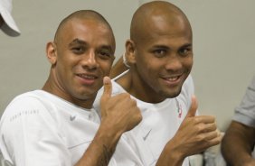 SP - ESPORTES - CORINTHIANS/BRASIL X ESTUDIANTES/ARGENTINA -  nos vestirios antes do jogo amistoso internacional realizado esta tarde no Pacaembu, quando foram apresentados os novos contratados para o ano de 2009; o time estreia no Campeonato Paulista dia 22/01contra o Barueri, tambem no Pacaembu