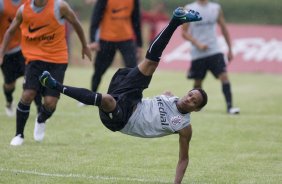 SP - ESPORTES - durante o treino do Corinthians realizado esta tarde no Parque Ecolgico do Tiete, zona leste de So Paulo. O time joga amanh, quarta-feira, 04/02, pelo Campeonato Paulista, contra o Paulista de Jundia,  noite, no estdio Jaime Cintra