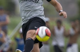 SP - ESPORTES - durante o treino do Corinthians realizado esta tarde no Parque Ecolgico do Tiete, zona leste de So Paulo. O time joga amanh, quarta-feira, 04/02, pelo Campeonato Paulista, contra o Paulista de Jundia,  noite, no estdio Jaime Cintra