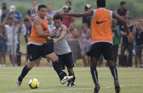 SP - ESPORTES - durante o treino do Corinthians realizado esta tarde no Parque Ecolgico do Tiete, zona leste de So Paulo. O time joga amanh, quarta-feira, 04/02, pelo Campeonato Paulista, contra o Paulista de Jundia,  noite, no estdio Jaime Cintra