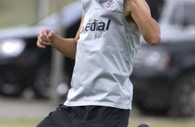 SP - ESPORTES - durante o treino do Corinthians realizado esta tarde no Parque Ecolgico do Tiete, zona leste de So Paulo. O time joga amanh, quarta-feira, 04/02, pelo Campeonato Paulista, contra o Paulista de Jundia, ? noite, no estdio Jaime Cintra