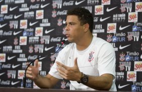 SP - ESPORTES - Entrevista coletiva de Ronaldo aps o treino do Corinthians realizado esta tarde no Parque So Jorge, zona leste de So Paulo. O time joga sbado, 07/02, pelo Campeonato Paulista, contra a Portuguesa,  tarde, no estdio do Pacaembu