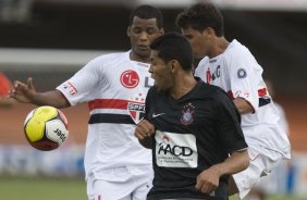 SAO PAULO/SP X CORINTHIANS/SP - em um lance durante o jogo realizado esta tarde no estdio do Morumbi, zona sul de So Paulo, vlido pelo Campeonato Paulista de 2009