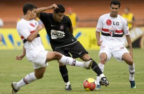 SAO PAULO/SP X CORINTHIANS/SP - em um lance durante o jogo realizado esta tarde no estdio do Morumbi, zona sul de So Paulo, vlido pelo Campeonato Paulista de 2009
