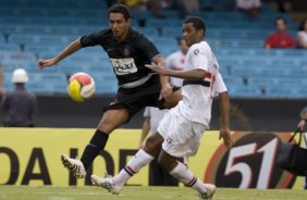 SAO PAULO/SP X CORINTHIANS/SP - em um lance durante o jogo realizado esta tarde no estdio do Morumbi, zona sul de So Paulo, vlido pelo Campeonato Paulista de 2009
