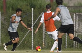 SP - ESPORTES - Ronaldo durante o treino coletivo contra a equipe de sub-18 do Corinthians realizado esta tarde no Parque Ecolgico do Tiete, zona leste de So Paulo. O time joga sbado, 21/02, a tarde, pelo Campeonato Paulista, contra o Guaratingueta, no estdio Dario Leite