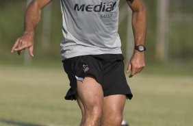 SP - ESPORTES - Ronaldo durante o treino coletivo contra a equipe de sub-18 do Corinthians realizado esta tarde no Parque Ecolgico do Tiete, zona leste de So Paulo. O time joga sbado, 21/02, a tarde, pelo Campeonato Paulista, contra o Guaratingueta, no estdio Dario Leite