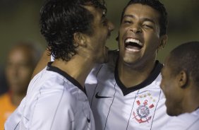 CORINTHIANS/SP X NOROESTE/BAURU- em um lance durante o jogo realizado esta noite no estdio Eduardo Jos Farah, em Presidente Prudente, interior de So Paulo, vlido pelo Campeonato Paulista de 2009