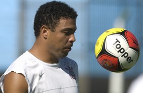 Durante o treino realizado esta manh no estdio Eduardo Jos Farah. O time joga amanh, domingo, 01/03 a noite, pelo Campeonato Paulista, contra o Marilia, no estdio Bento de Abreu, em Marilia