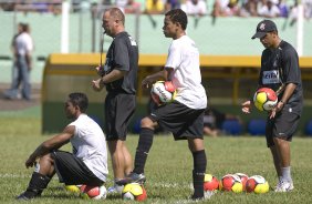 Durante o treino realizado esta manh no estdio Eduardo Jos Farah. O time joga amanh, domingo, 01/03 a noite, pelo Campeonato Paulista, contra o Marilia, no estdio Bento de Abreu, em Marilia