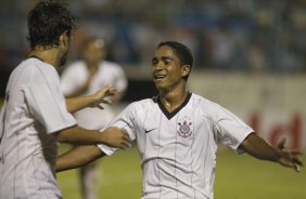 MARILIA X CORINTHIANS/SP - em um lance durante o jogo realizado esta noite no estdio Bento de Abreu, em Marilia, interior de So Paulo, vlido pelo Campeonato Paulista de 2009