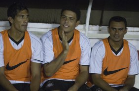 ITUMBIARA/GO X CORINTHIANS/SP - em um lance durante o jogo realizado esta noite no estdio JK, em Itumbiara, interior de Goias, vlido pela Copa do Brasil de 2009, jogo de ida