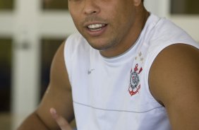 Ronaldo durante o alogamento realizado esta manh no Hotel Beira Rio em Itumbiara, interior de Goias. O time joga hoje a noite, quarta-feira, 04/03, pelo Copa do Brasil, contra o Itumbiara/GO, no estdio JK em Itumbiara/GO