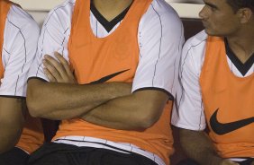 ITUMBIARA/GO X CORINTHIANS/SP - em um lance durante o jogo realizado esta noite no estdio JK, em Itumbiara, interior de Goias, vlido pela Copa do Brasil de 2009, jogo de ida