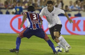 ITUMBIARA/GO X CORINTHIANS/SP - em um lance durante o jogo realizado esta noite no estdio JK, em Itumbiara, interior de Goias, vlido pela Copa do Brasil de 2009, jogo de ida