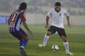 ITUMBIARA/GO X CORINTHIANS/SP - em um lance durante o jogo realizado esta noite no estdio JK, em Itumbiara, interior de Goias, vlido pela Copa do Brasil de 2009, jogo de ida