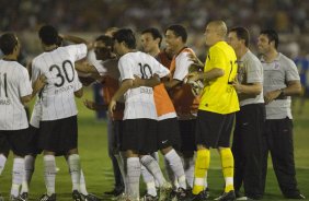 ITUMBIARA/GO X CORINTHIANS/SP - em um lance durante o jogo realizado esta noite no estdio JK, em Itumbiara, interior de Goias, vlido pela Copa do Brasil de 2009, jogo de ida