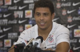 Ronaldo durante entrevista coletiva realizada esta tarde no Hotel Beira-Rio de Itumbiara. O Corinthians joga domingo, 08/03 a tarde, pelo Campeonato Paulista 2009, contra o Palmeiras, no estdio Eduardo Jos Farah, em Presidente Prudente