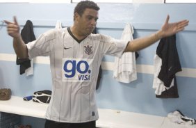 Presidente Prudente/SP - ESPORTES - PALMEIRAS/SP X CORINTHIANS/SP - em um lance durante o jogo realizado esta tarde no estádio Eduardo José Farh, em Presidente Prudente, interior de São Paulo, válido pelo Campeonato Paulista de 2009