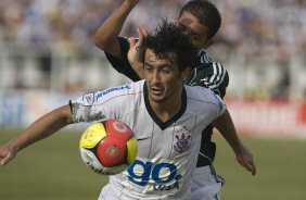 Presidente Prudente/SP - ESPORTES - PALMEIRAS/SP X CORINTHIANS/SP - em um lance durante o jogo realizado esta tarde no estádio Eduardo José Farh, em Presidente Prudente, interior de São Paulo, válido pelo Campeonato Paulista de 2009