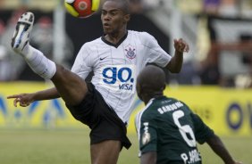 Presidente Prudente/SP - ESPORTES - PALMEIRAS/SP X CORINTHIANS/SP - em um lance durante o jogo realizado esta tarde no estádio Eduardo José Farh, em Presidente Prudente, interior de São Paulo, válido pelo Campeonato Paulista de 2009