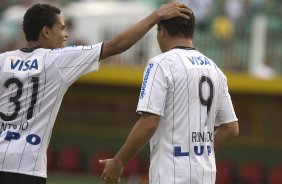 Presidente Prudente/SP - ESPORTES - PALMEIRAS/SP X CORINTHIANS/SP - em um lance durante o jogo realizado esta tarde no estádio Eduardo José Farh, em Presidente Prudente, interior de São Paulo, válido pelo Campeonato Paulista de 2009