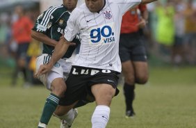 Presidente Prudente/SP - ESPORTES - PALMEIRAS/SP X CORINTHIANS/SP - em um lance durante o jogo realizado esta tarde no estádio Eduardo José Farh, em Presidente Prudente, interior de São Paulo, válido pelo Campeonato Paulista de 2009