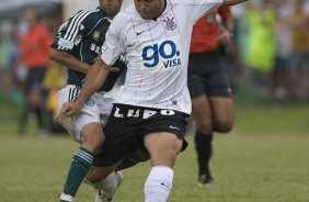 Presidente Prudente/SP - ESPORTES - PALMEIRAS/SP X CORINTHIANS/SP - em um lance durante o jogo realizado esta tarde no estdio Eduardo Jos Farh, em Presidente Prudente, interior de So Paulo, vlido pelo Campeonato Paulista de 2009