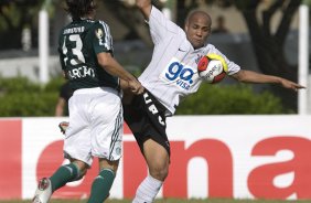 Presidente Prudente/SP - ESPORTES - PALMEIRAS/SP X CORINTHIANS/SP - em um lance durante o jogo realizado esta tarde no estádio Eduardo José Farh, em Presidente Prudente, interior de São Paulo, válido pelo Campeonato Paulista de 2009