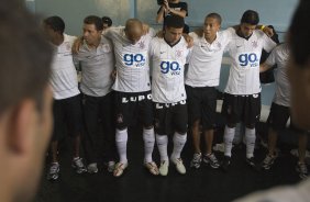 Presidente Prudente/SP - ESPORTES - PALMEIRAS/SP X CORINTHIANS/SP - em um lance durante o jogo realizado esta tarde no estádio Eduardo José Farh, em Presidente Prudente, interior de São Paulo, válido pelo Campeonato Paulista de 2009