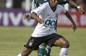 Presidente Prudente/SP - ESPORTES - PALMEIRAS/SP X CORINTHIANS/SP - em um lance durante o jogo realizado esta tarde no estdio Eduardo Jos Farh, em Presidente Prudente, interior de So Paulo, vlido pelo Campeonato Paulista de 2009