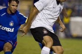 CORINTHIANS/SP X SAO CAETANO/SAO CAETANO DO SUL - em um lance da partida realizada esta noite no estádio do Pacaembu, zona oeste da cidade, válido pelo Campeonato Paulista de 2009
