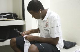 CORINTHIANS/SP X SAO CAETANO/SAO CAETANO DO SUL - nos vestiários antes da partida realizada esta noite no estádio do Pacaembu, zona oeste da cidade, válido pelo Campeonato Paulista de 2009