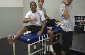 CORINTHIANS/SP X SAO CAETANO/SAO CAETANO DO SUL - nos vestiários antes da partida realizada esta noite no estádio do Pacaembu, zona oeste da cidade, válido pelo Campeonato Paulista de 2009