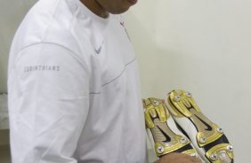 CORINTHIANS/SP X SAO CAETANO/SAO CAETANO DO SUL - nos vestiários antes da partida realizada esta noite no estádio do Pacaembu, zona oeste da cidade, válido pelo Campeonato Paulista de 2009