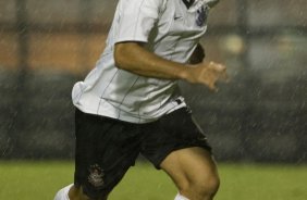 CORINTHIANS/SP X SAO CAETANO/SAO CAETANO DO SUL - em um lance da partida realizada esta noite no estdio do Pacaembu, zona oeste da cidade, vlido pelo Campeonato Paulista de 2009