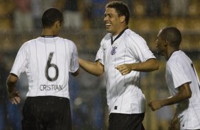 CORINTHIANS/SP X SAO CAETANO/SAO CAETANO DO SUL - em um lance da partida realizada esta noite no estádio do Pacaembu, zona oeste da cidade, válido pelo Campeonato Paulista de 2009