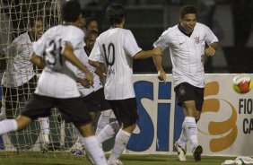 CORINTHIANS/SP X SAO CAETANO/SAO CAETANO DO SUL - em um lance da partida realizada esta noite no estádio do Pacaembu, zona oeste da cidade, válido pelo Campeonato Paulista de 2009