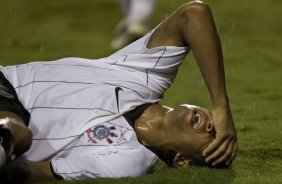 CORINTHIANS/SP X SAO CAETANO/SAO CAETANO DO SUL - em um lance da partida realizada esta noite no estádio do Pacaembu, zona oeste da cidade, válido pelo Campeonato Paulista de 2009