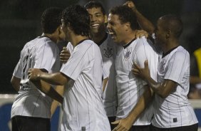 CORINTHIANS/SP X SAO CAETANO/SAO CAETANO DO SUL - em um lance da partida realizada esta noite no estdio do Pacaembu, zona oeste da cidade, vlido pelo Campeonato Paulista de 2009