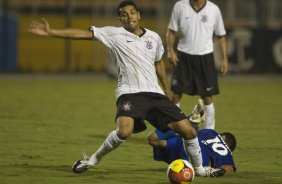 CORINTHIANS/SP X SAO CAETANO/SAO CAETANO DO SUL - em um lance da partida realizada esta noite no estádio do Pacaembu, zona oeste da cidade, válido pelo Campeonato Paulista de 2009