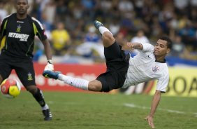SANTO ANDRE/SP X CORINTHIANS/SP - em um lance da partida realizada esta tarde no estádio Bruno José Daniel, em Santo André, válido pelo Campeonato Paulista de 2009
