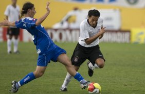 SANTO ANDRE/SP X CORINTHIANS/SP - em um lance da partida realizada esta tarde no estádio Bruno José Daniel, em Santo André, válido pelo Campeonato Paulista de 2009