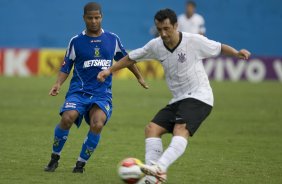 SANTO ANDRE/SP X CORINTHIANS/SP - em um lance da partida realizada esta tarde no estádio Bruno José Daniel, em Santo André, válido pelo Campeonato Paulista de 2009