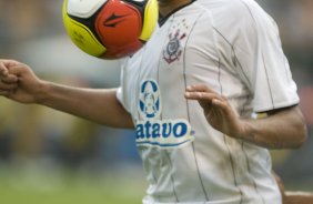 CORINTHIANS/SP X SANTOS/SANTOS - em um lance da partida realizada esta tarde no estdio do Pacaembu, zona oeste da cidade, vlido pelo Campeonato Paulista de 2009